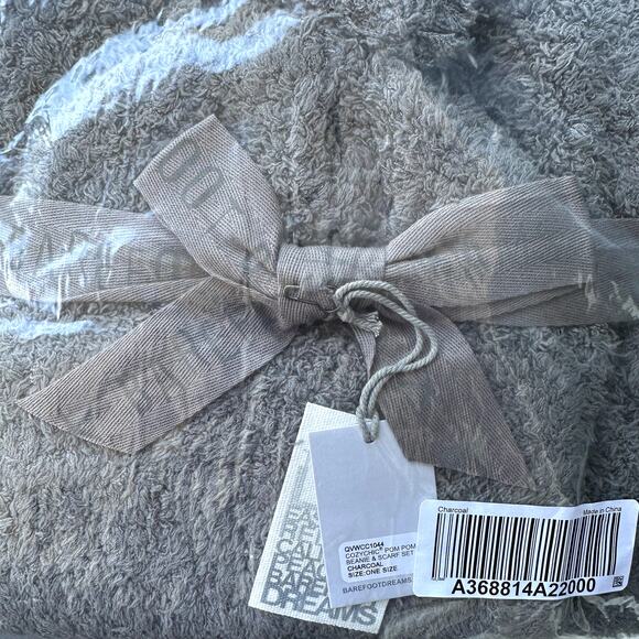 NWT Barefoot Dreams CozyChic Pom Pom Beanie & Scarf Set Charcoal OS Luxe Gift - Picture 2 of 3